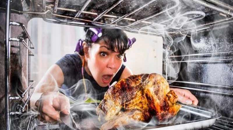 Сожженная еда, или Как избавитьcя от запаха гари на кухне?